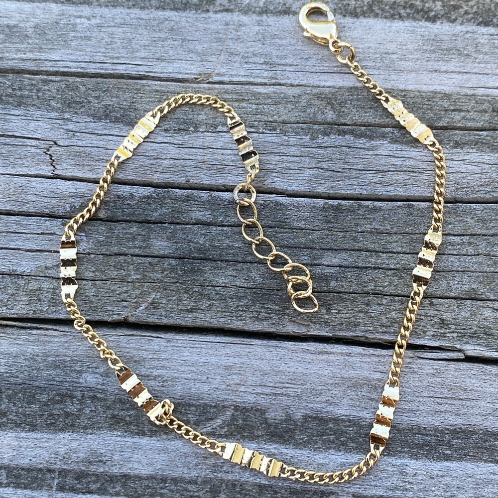 Dainty gold plated chain bracelet - new.